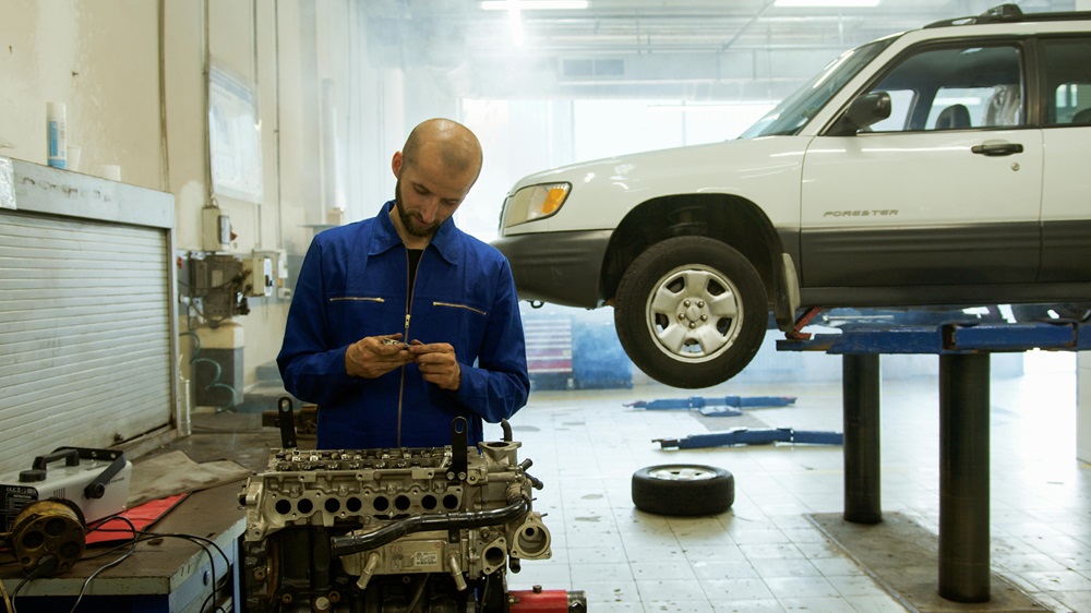 Don’t Ignore the Grind: Early Warning Signs of Transmission Trouble