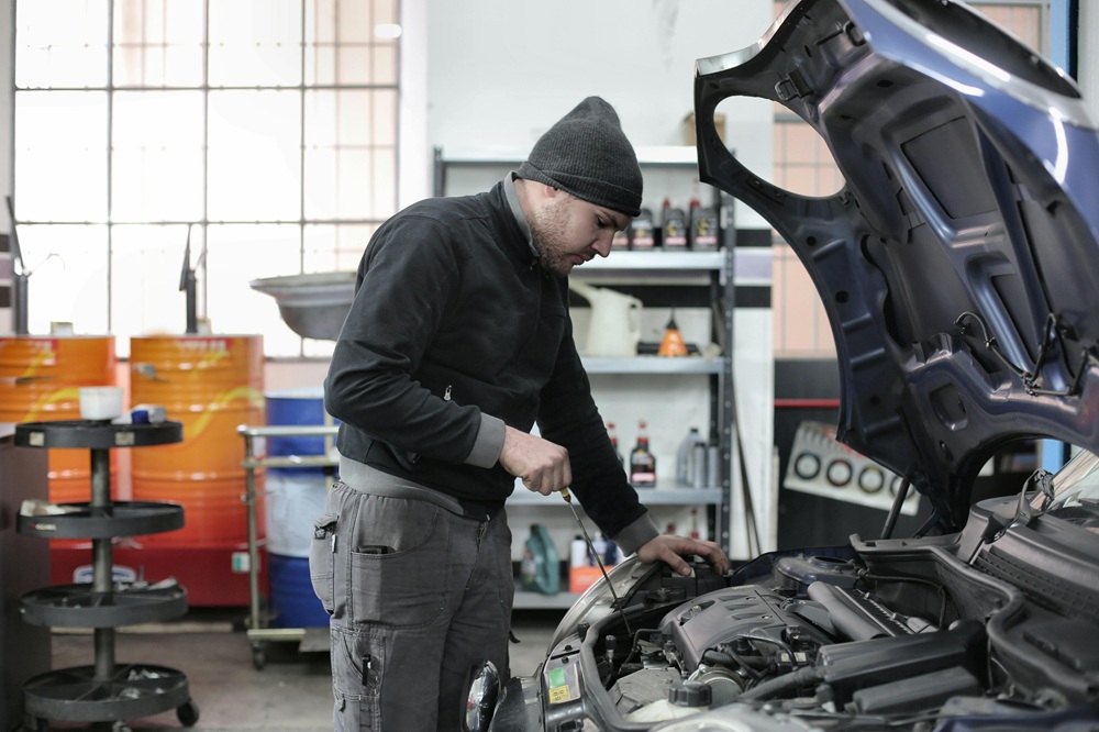 What Your Mechanic Notices in the First 5 Minutes