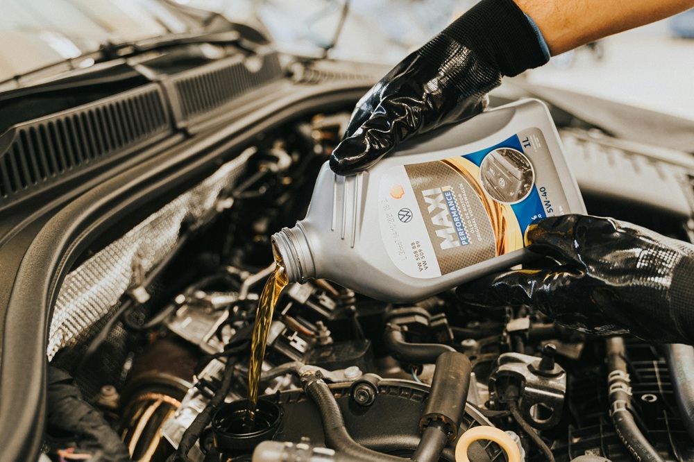 What Oil Does Your Car Actually Need? Engine Oil Grades Explained For Australian Drivers